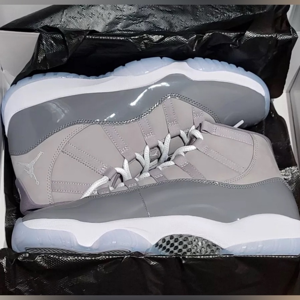Air Jordan Cool grey 11 size 10